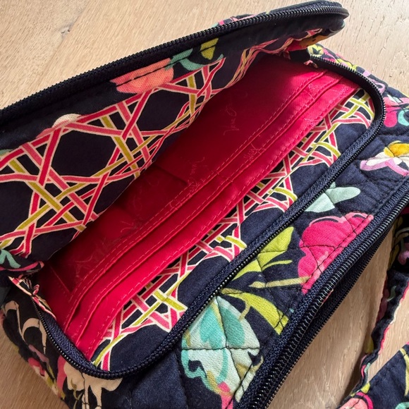 Vera Bradley Crossbody Bag - Picture 4 of 7
